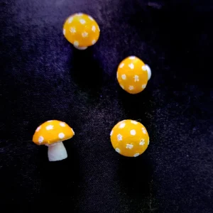 3D Mushrooms Yellow and White - Small